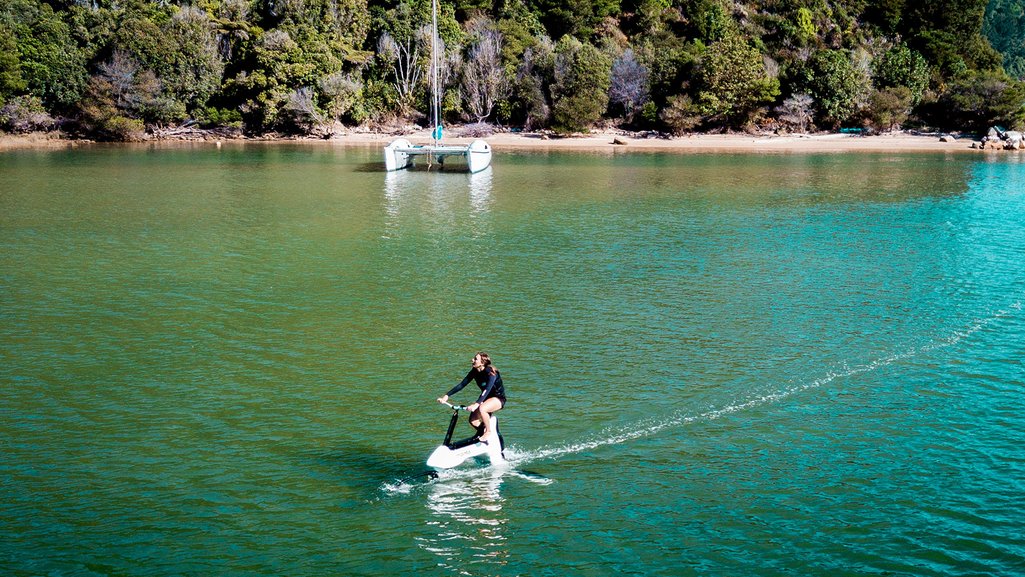 Mantra5 HYDROFOILER XE-1 Water Bicycle E-bike