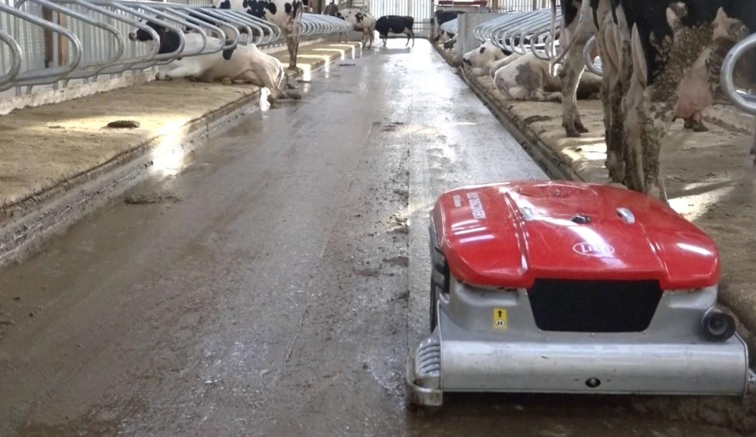 Lely Discovery Manure Cleaning Robot Vacuum Barn Floor Roomba