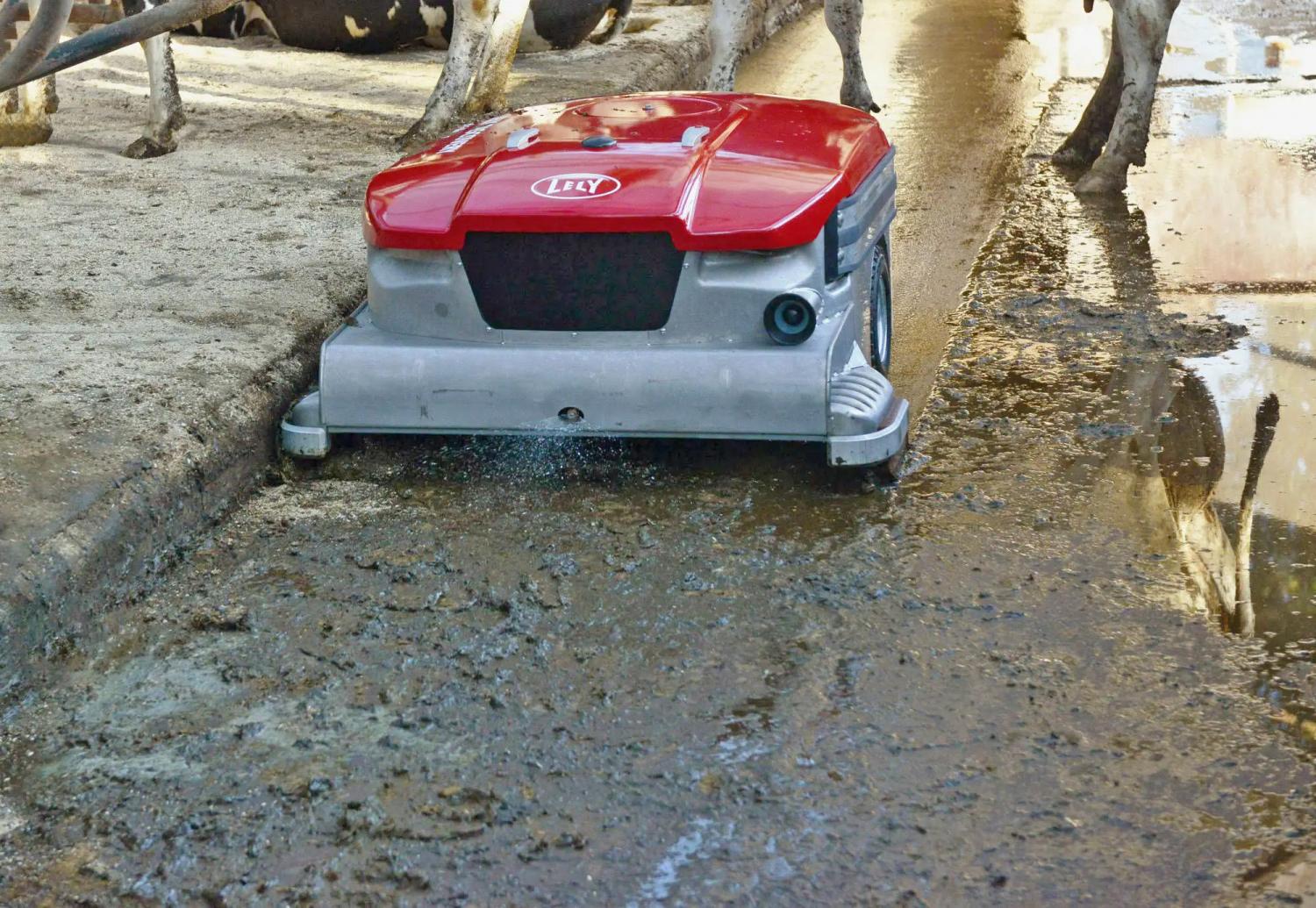 Lely Discovery Manure Cleaning Robot Vacuum Barn Floor Roomba