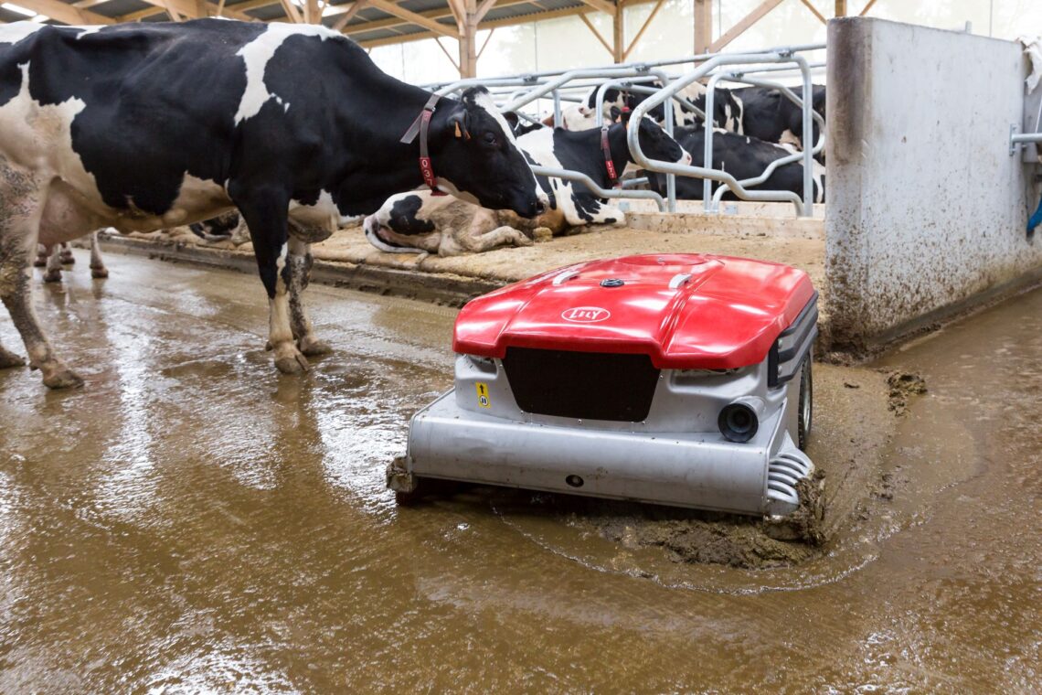 Lely Discovery Manure Cleaning Robot Vacuum Barn Floor Roomba