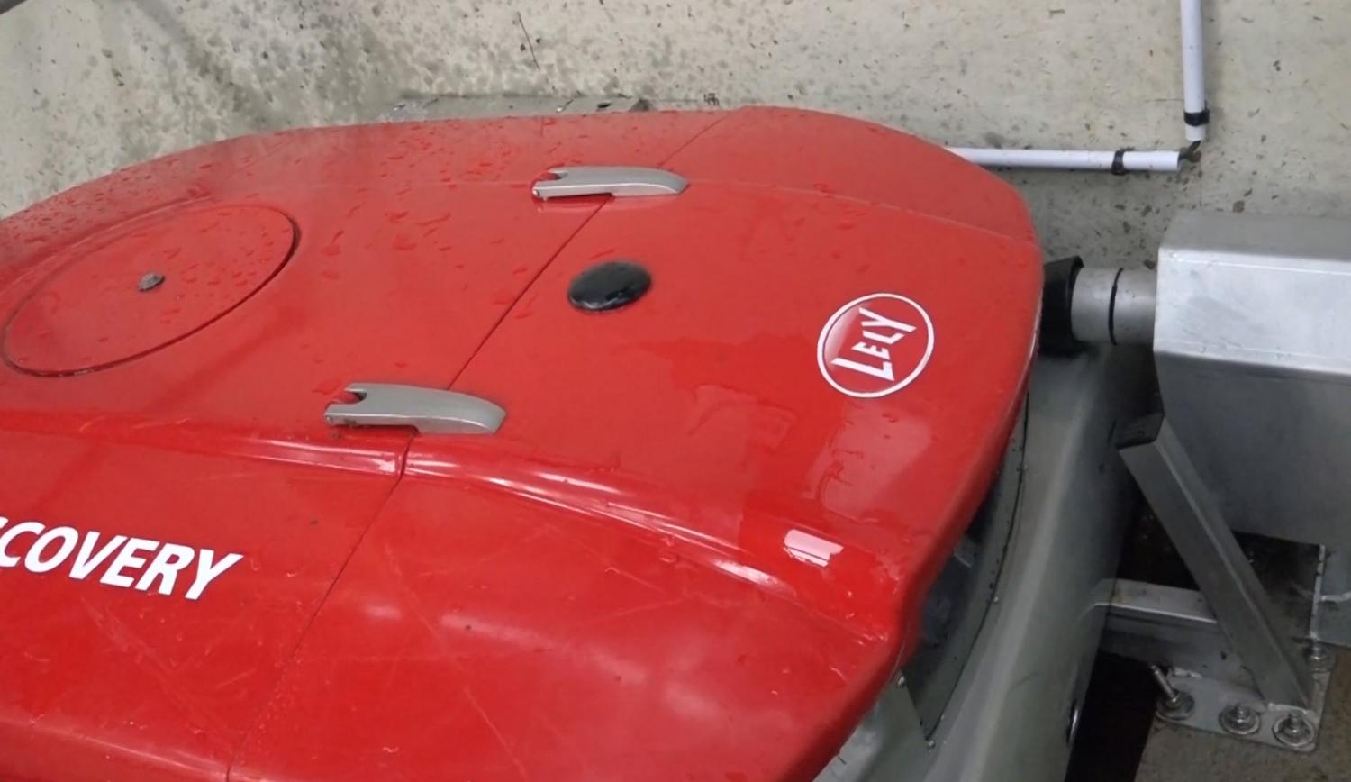 Lely Discovery Manure Cleaning Robot Vacuum Barn Floor Roomba