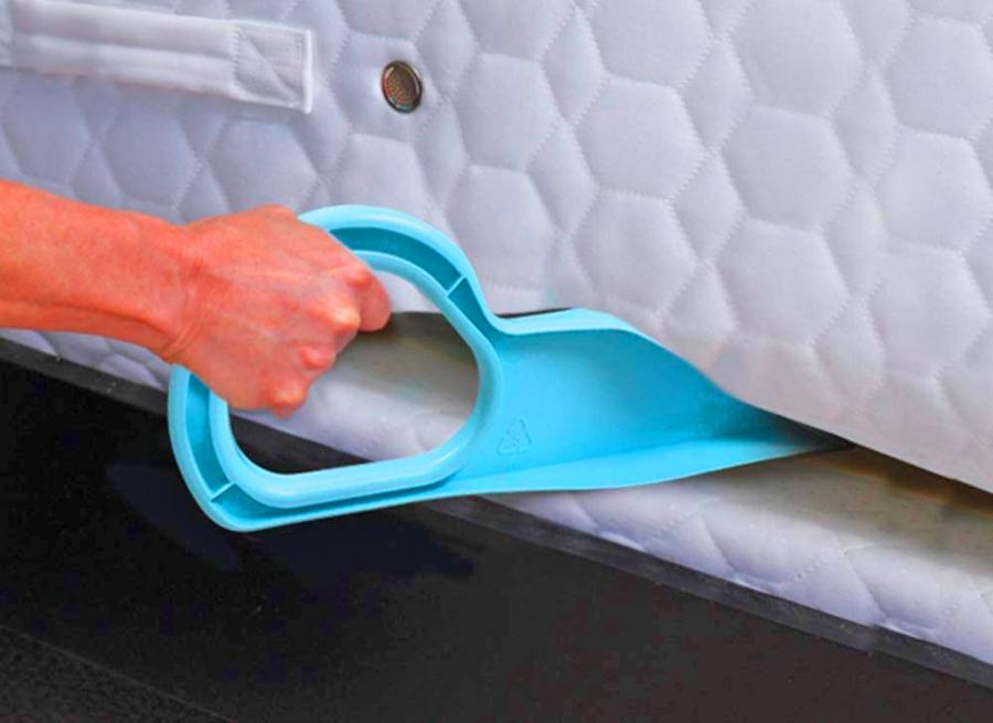Bed MadeEZ Bed mattress lifting tool help make bed and install bed skirts