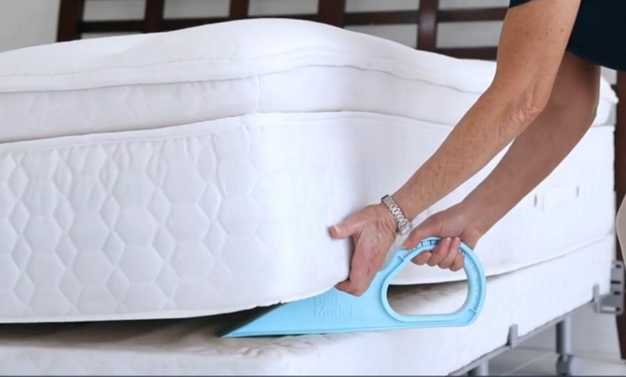 Bed MadeEZ Bed mattress lifting tool help make bed and install bed skirts