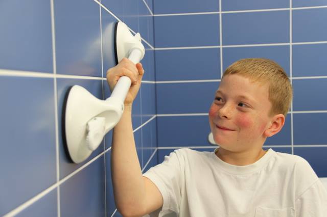 Mobeli Versatile Dual Suction Cup Hand Rails For Seniors and Disabled - Suction grips for bathroom with access to shower, bathtub, and toilet