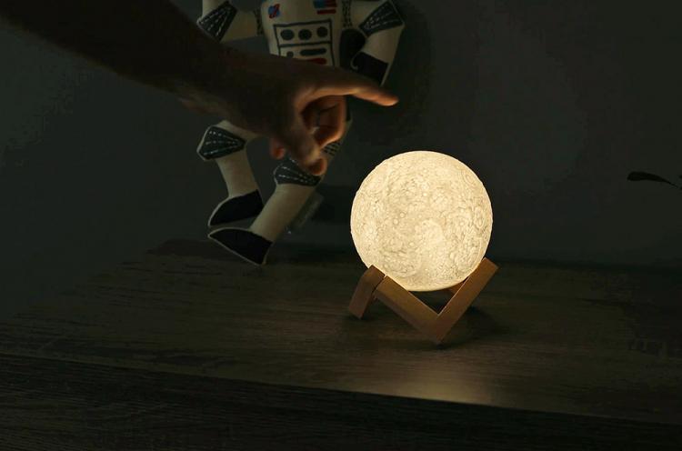 Moon Night-Light - Lunar Lamp - Glowing Moon Lamp - Tap to turn it on/off