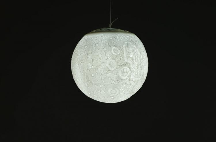 Moon Night-Light - Lunar Lamp - Glowing Moon Lamp - Tap to turn it on/off