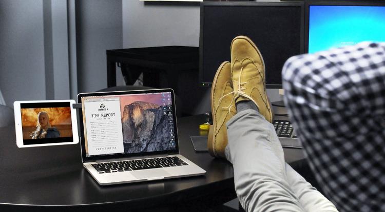Mountie Second Monitor Mount - Mount Tablet or Smartphone as second monitor