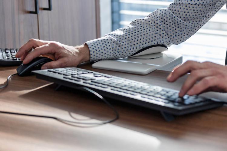 Mouzen Ergonomic Swiveling Elbow Rest