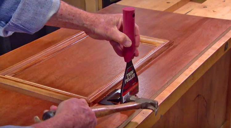 Zenith Multi-Use Trim Puller - Multi-Tool Pry Bar easily removes baseboards, trimming, floor panels, tile, and more