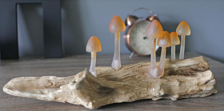 Mushroom Lamp - Realistic tree branch mushroom light