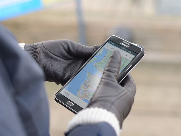 Nanotips Gloves - Makes your gloves usable on smartphone