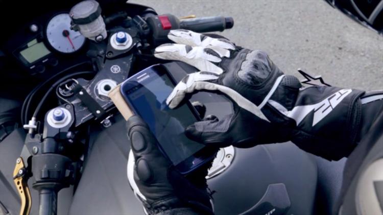 Nanotips Gloves - Makes your gloves usable on smartphone