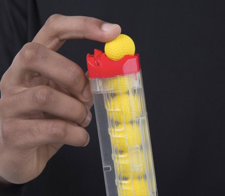  Nerf Rival Zeus - Shoots Balls 70 mph