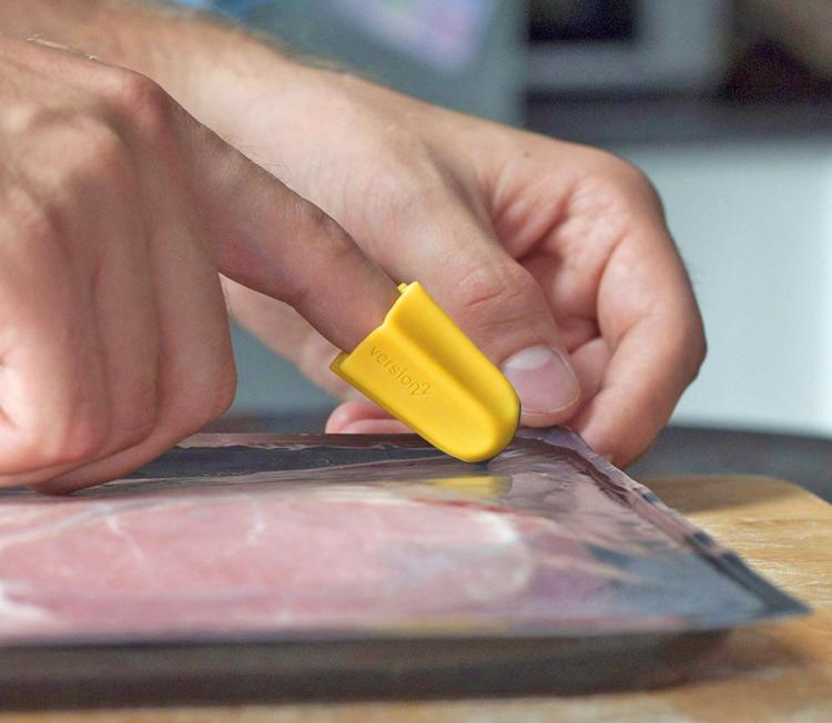 Nimble Mini Scissors Attaches To Your Finger - Mini finger blade for opening packages