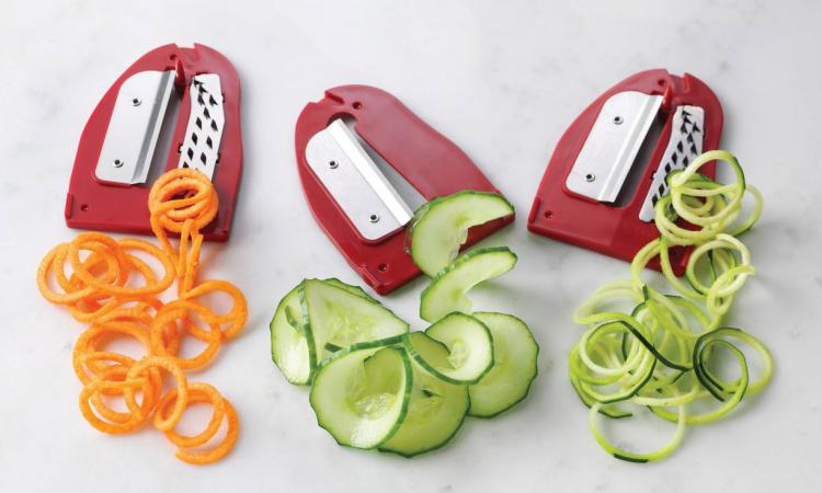 Nostalgia Electric Retro '50s fruit and vegetable peeler - Auto Peeler, Spiral Cutter, and Shredder Kitchen Appliance