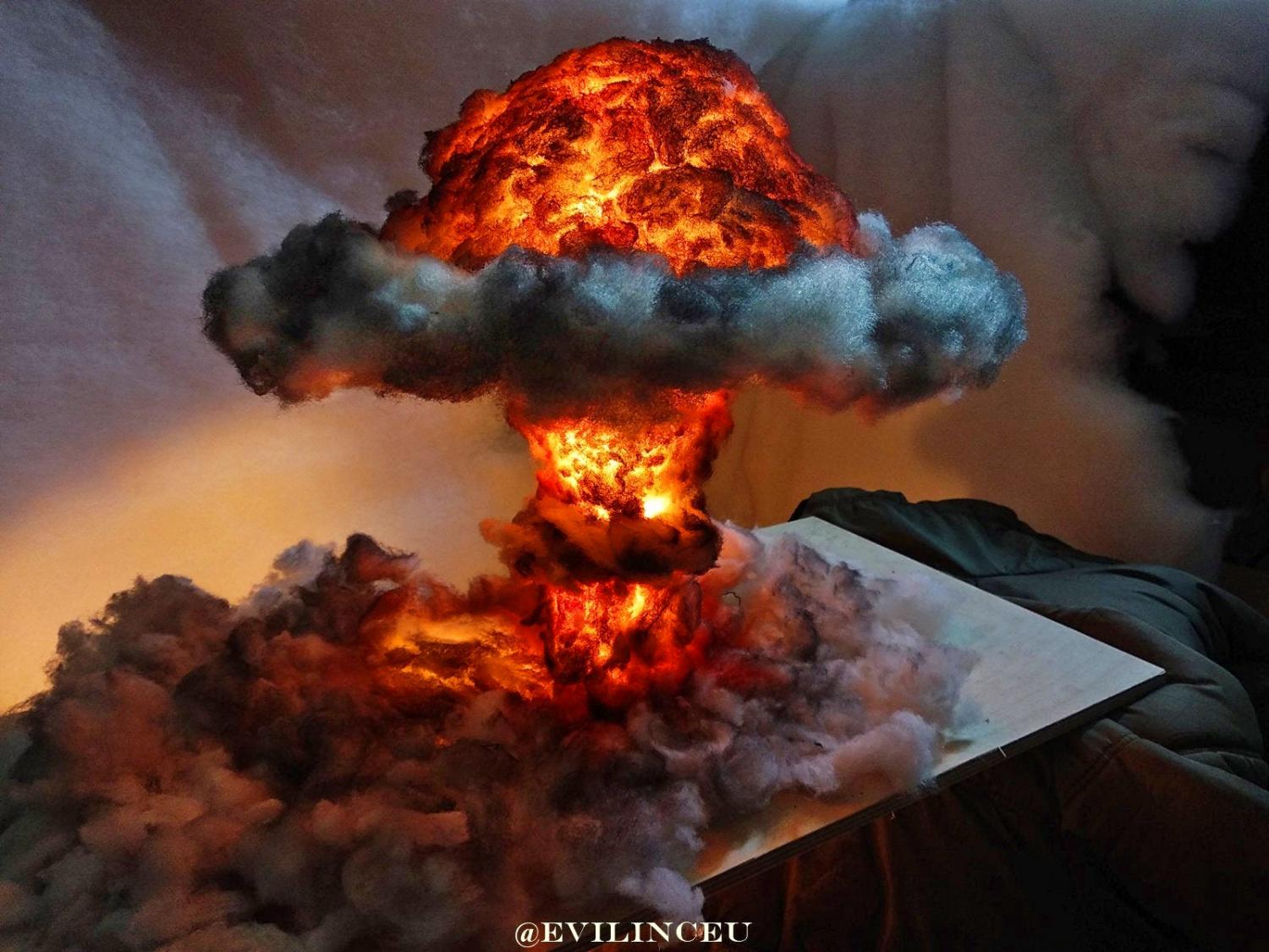 Nuclear Explosion Bomb Lamp - Mushroom cloud night-light diorama lamp