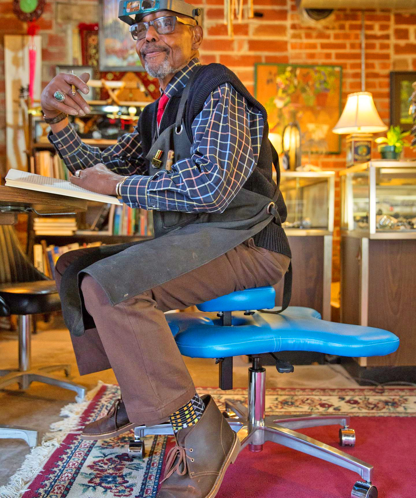 Office Chair That Lets You Sit Cross-Legged - Soul Seat Yoga Office Chair sit in any position