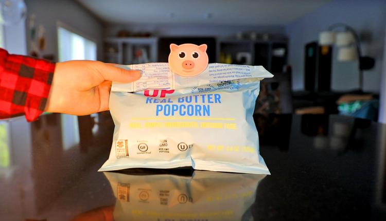 Pig Shaped Bag Clip Oinks When You Open It - Diet bag clip