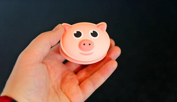 Pig Shaped Bag Clip Oinks When You Open It - Diet bag clip