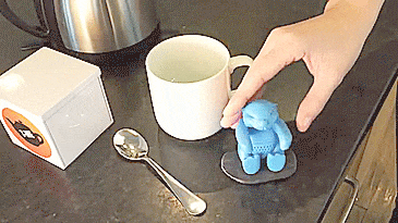 Cute tea otter infuser - GIF