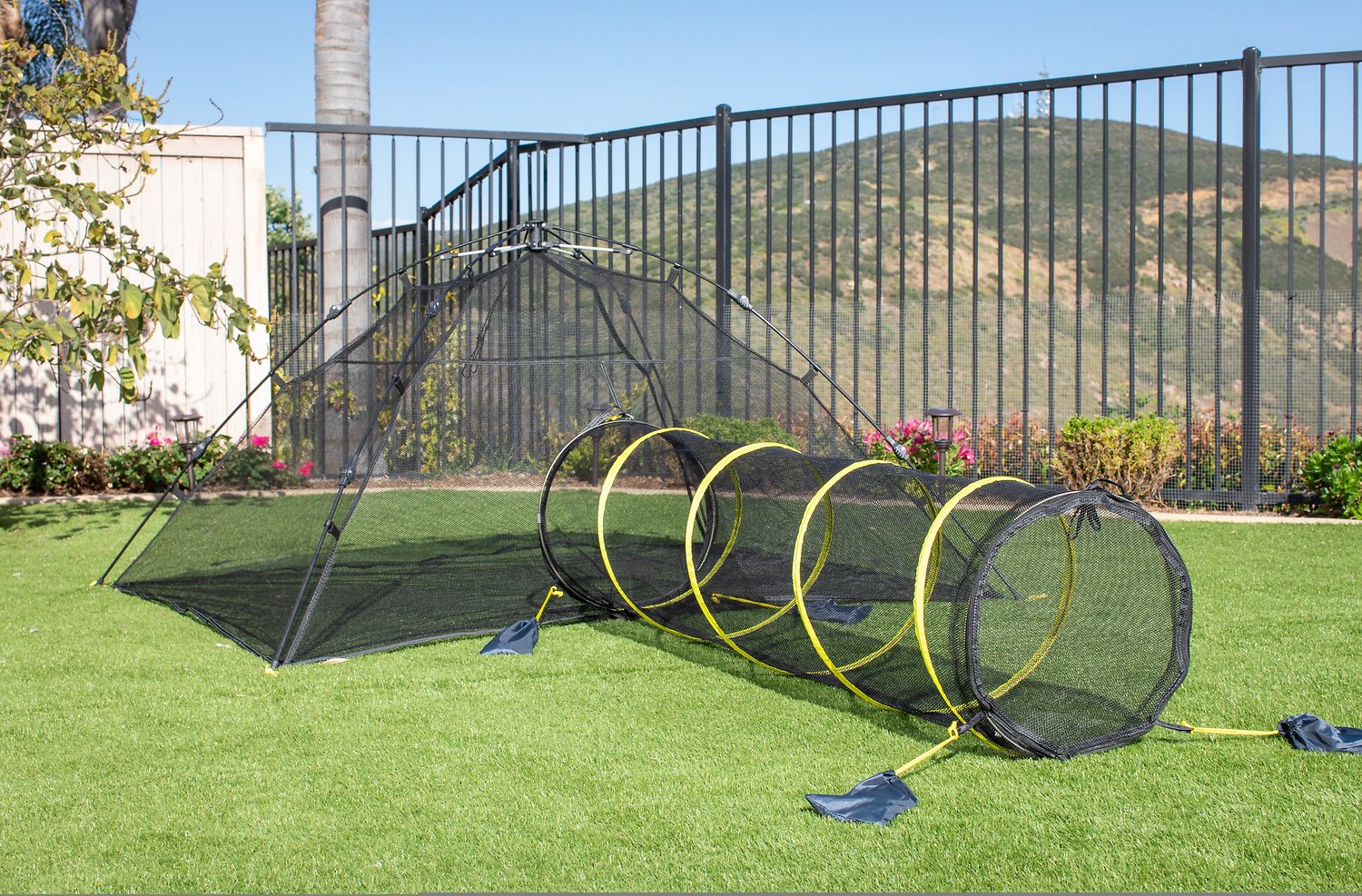 Outdoor Cat Tent With Tunnel