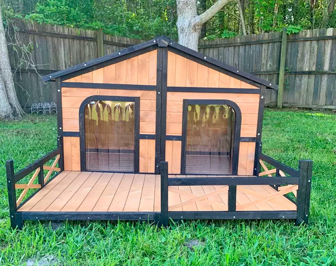 Outdoor Double Doghouse With a Deck