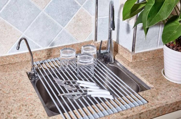 Over The Sink Roll-Up Drying and Rinsing Rack