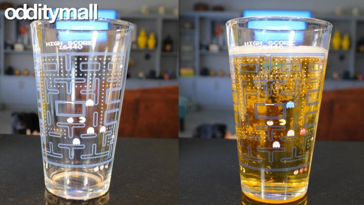 Pac-Man Drinking Glass Turns Colorized With Cold Liquid