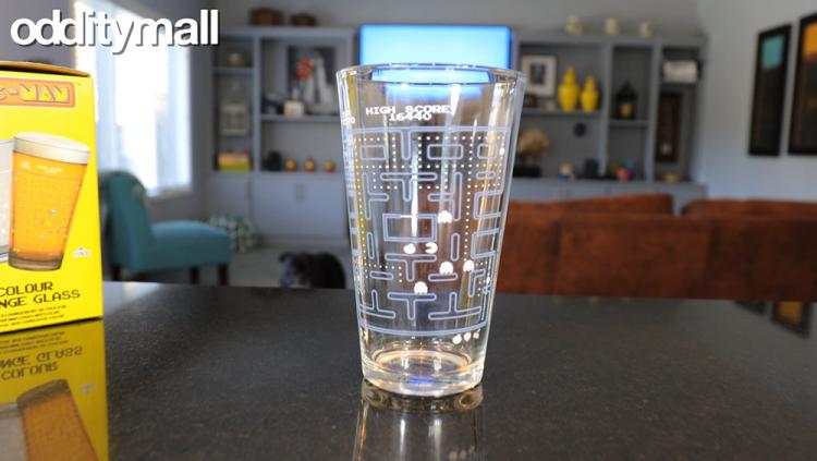 Pac-Man Drinking Glass Turns Colorized With Cold Liquid