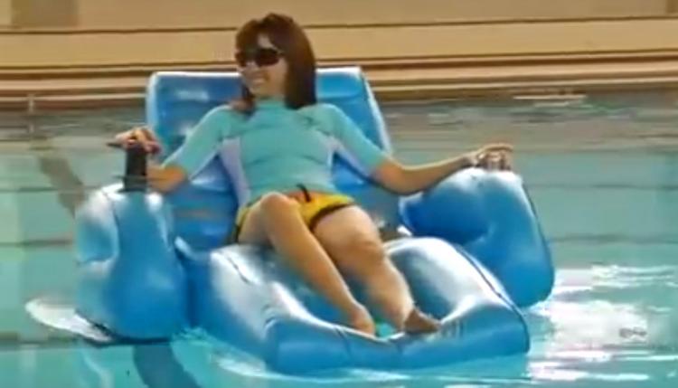 Palm Beach Motorized Pool Lounger - Inflatable pool chair with a motor and joystick