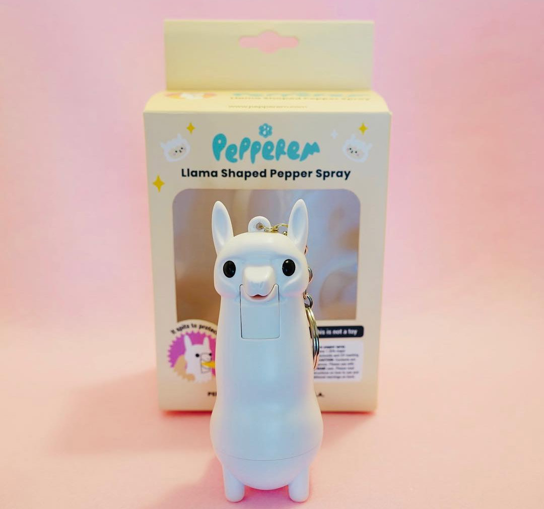 Pepper Spray Spitting Llama Keychain - Cute llama shaped pepper spray mase self defense weapon