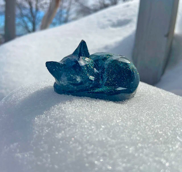 Sleeping dog/cat pet ashes figurine keepsake