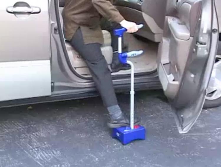 Pilot Step-Up Cane - Walking can with half-step - Stairs assistance cane