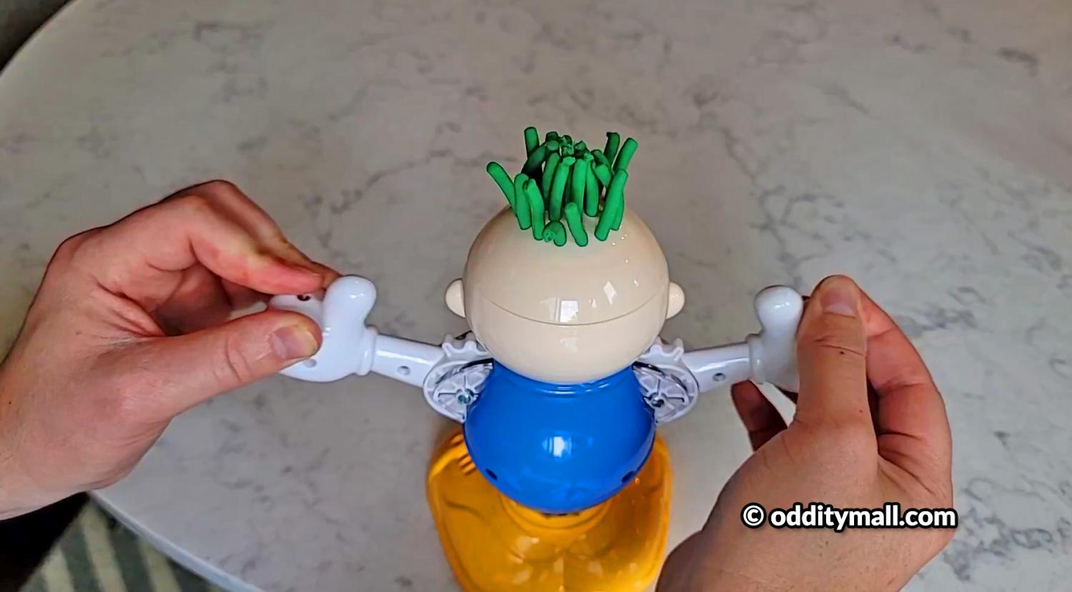 Play-Doh Barber Shop Lets Your Kids Grow, Style, and Cut Hairdos -Play-dough hair salon toy