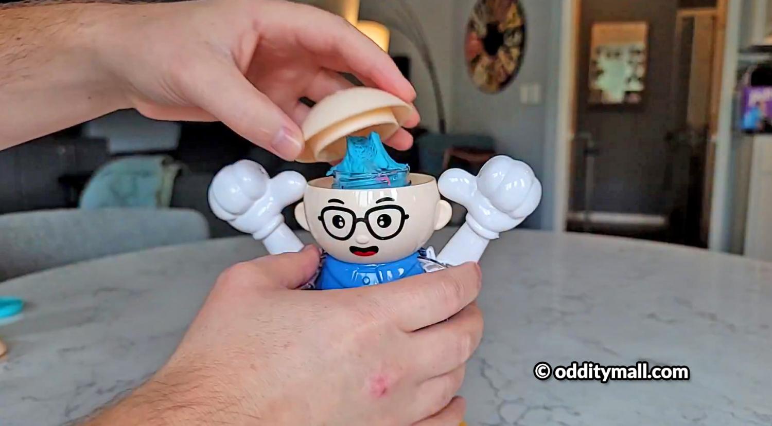 Play-Doh Barber Shop Lets Your Kids Grow, Style, and Cut Hairdos -Play-dough hair salon toy