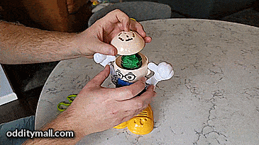 Play-Doh Barber Shop Lets Your Kids Grow, Style, and Cut Hairdos -Play-dough hair salon toy