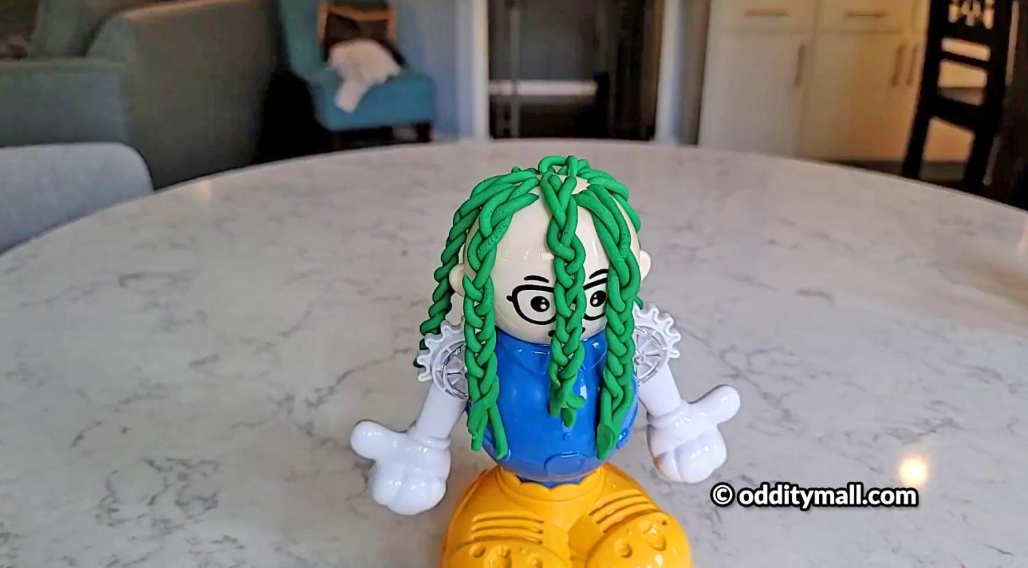 Play-Doh Barber Shop Lets Your Kids Grow, Style, and Cut Hairdos -Play-dough hair salon toy