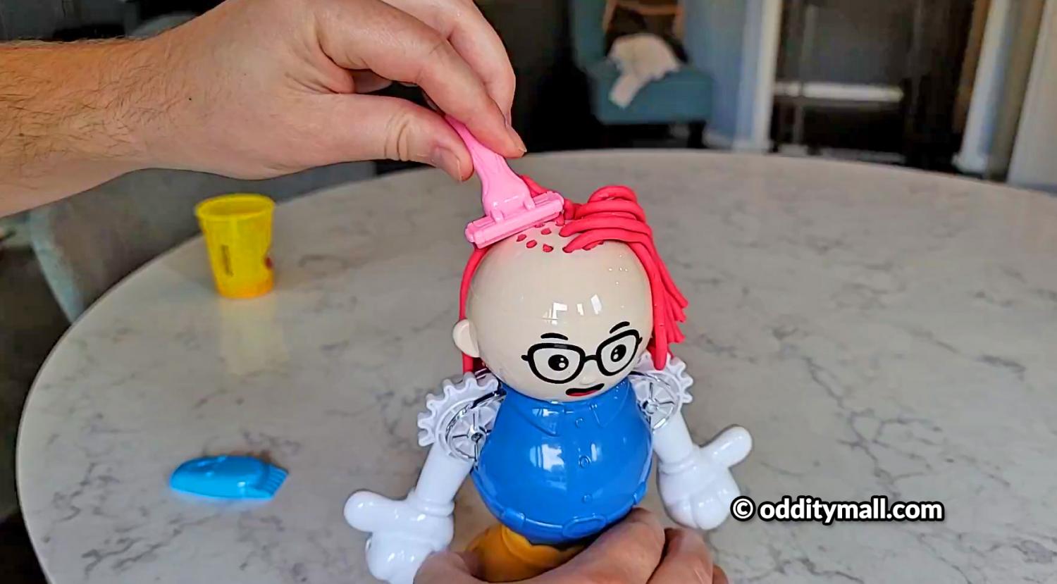 Play-Doh Barber Shop Lets Your Kids Grow, Style, and Cut Hairdos -Play-dough hair salon toy
