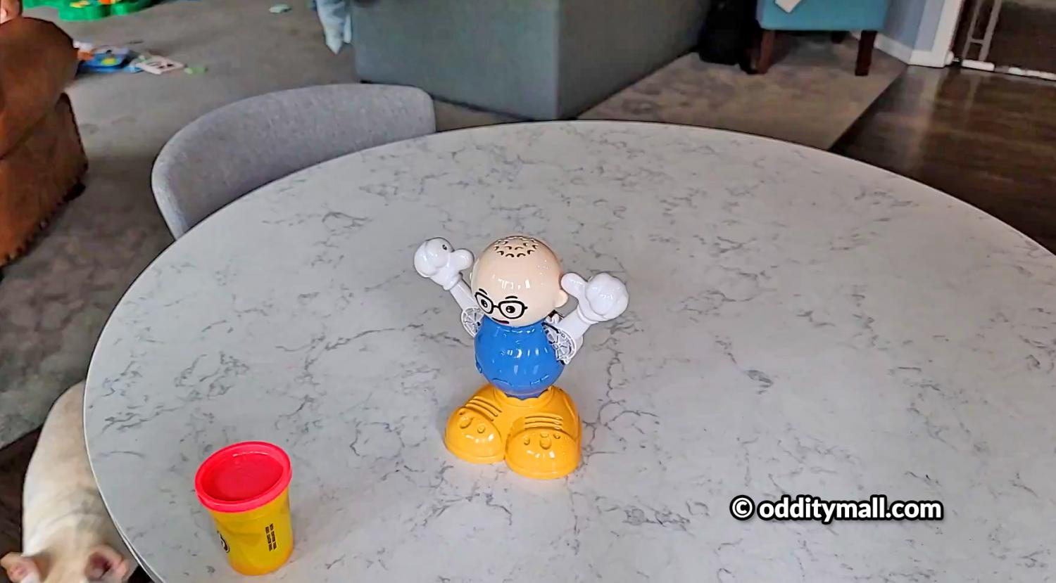Play-Doh Barber Shop Lets Your Kids Grow, Style, and Cut Hairdos -Play-dough hair salon toy