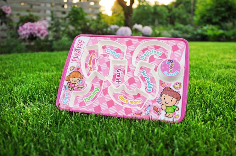PlayTray Kids Food Tray Makes Mealtime Fun - Kids food tray with surprise toy at end