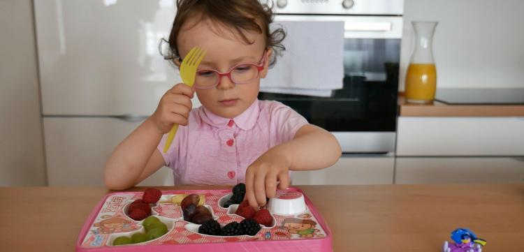 PlayTray Kids Food Tray Makes Mealtime Fun - Kids food tray with surprise toy at end