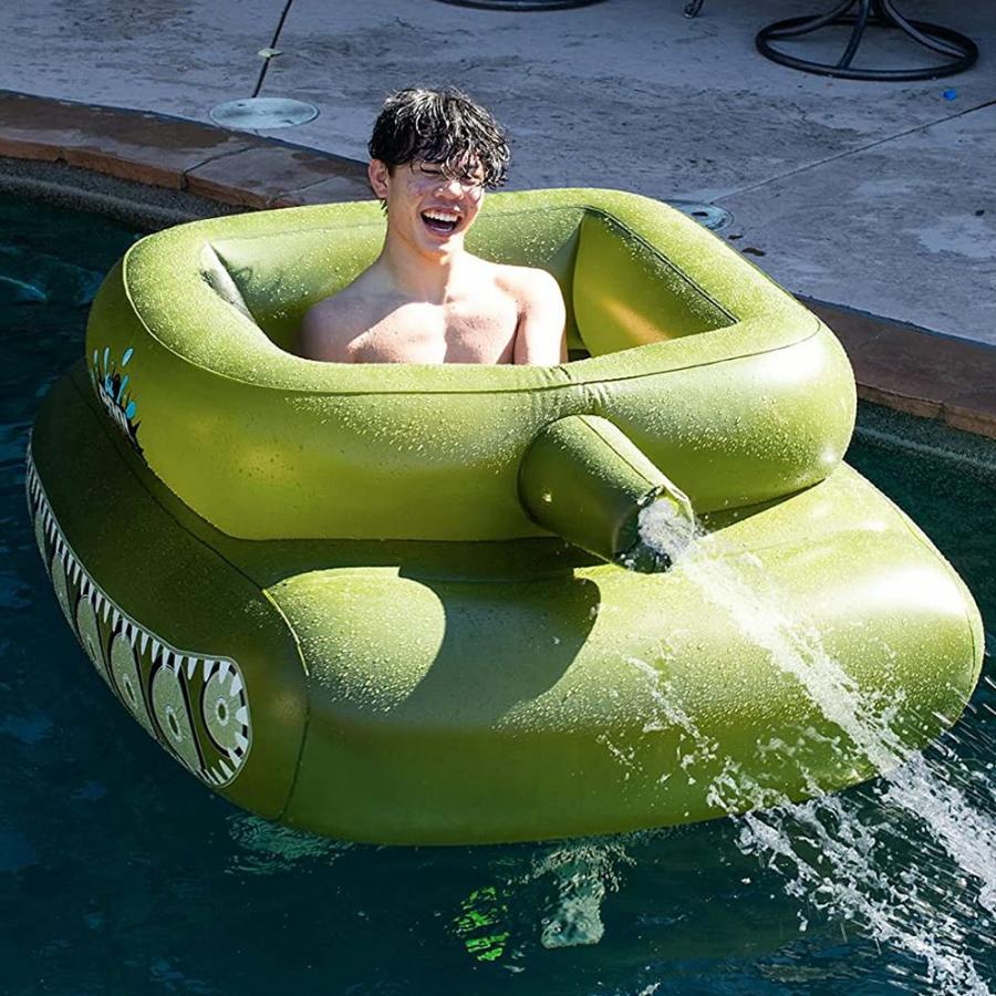 Inflatable pool float with integrated squirt guns - Pool toy with built-in water blaster