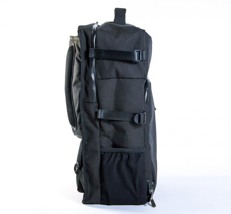 Smart Travel Luggage Backpack - Luggage with charger and removable shelving