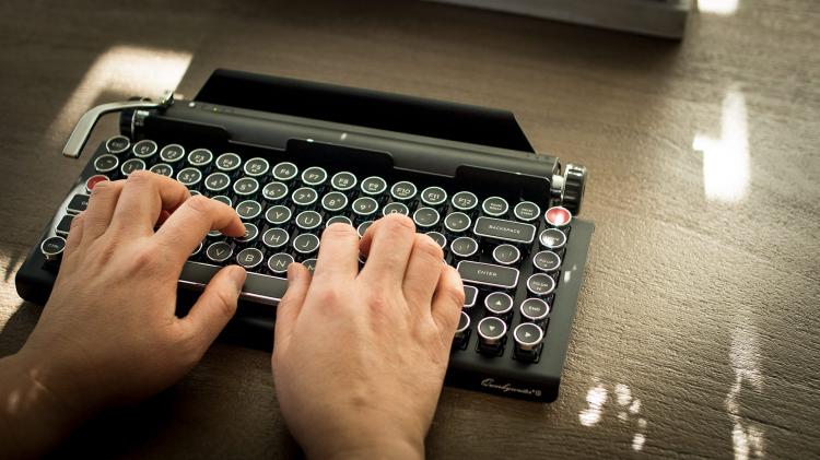 Qwerkywriter Typewriter Keyboard - Vintage retro mechanical keyboard inspired from a typewriter