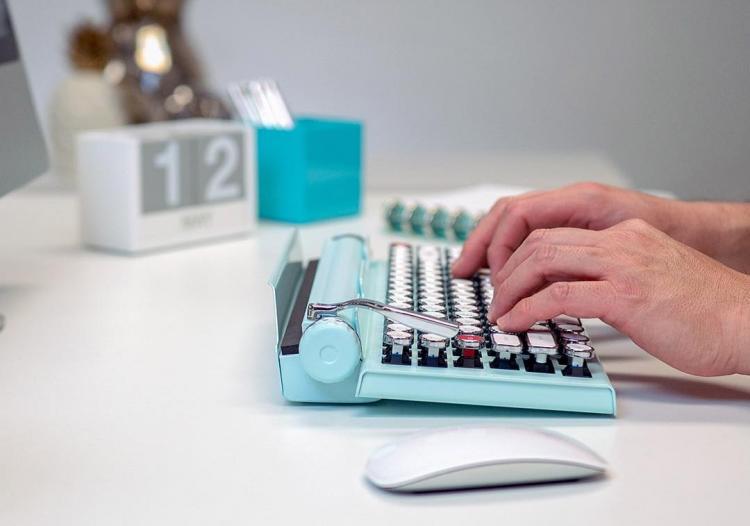 Qwerkywriter Typewriter Keyboard - Vintage retro mechanical keyboard inspired from a typewriter