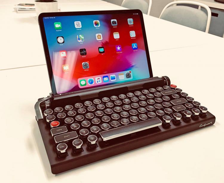 Qwerkywriter Typewriter Keyboard - Vintage retro mechanical keyboard inspired from a typewriter