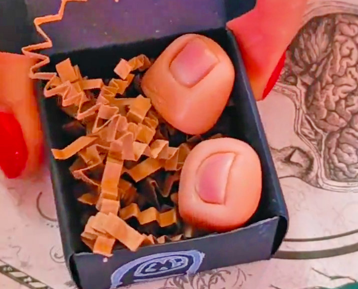 Realistic Human Thumb Tacks - Thumb shaped push pins