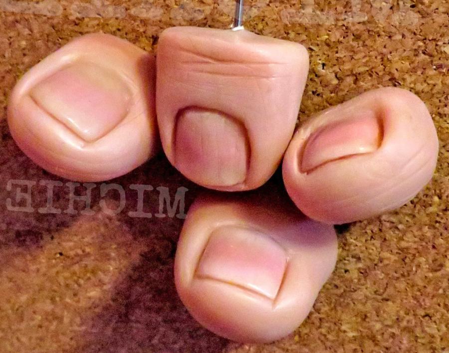 Realistic Human Thumb Tacks - Thumb shaped push pins