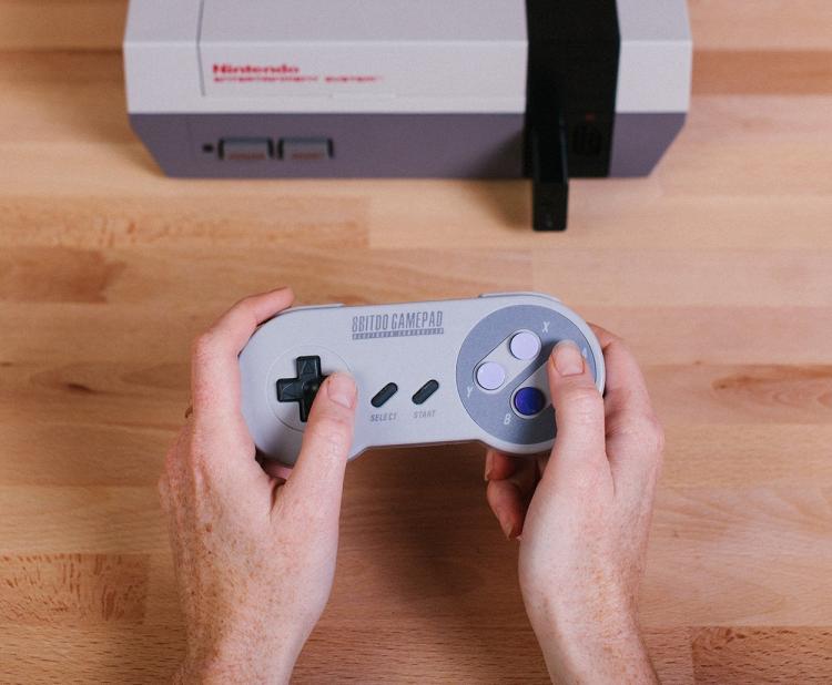 Retro Receiver lets you play NES Nintendo video games using wireless controller