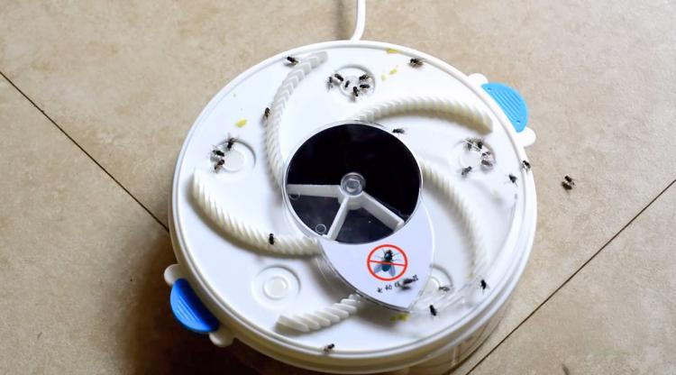 Rotating Fly Trap - Revolving Electronic Housefly trap
